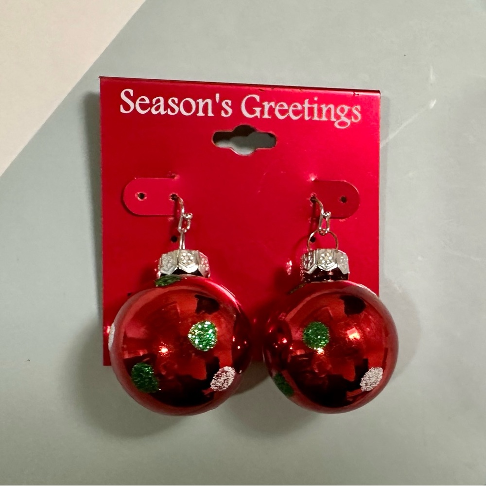 SOLD!!! Beautiful Christmas earrings